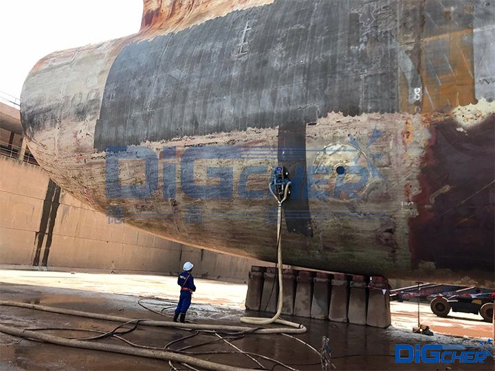 CR4D船舶外板除銹機器人作業實況